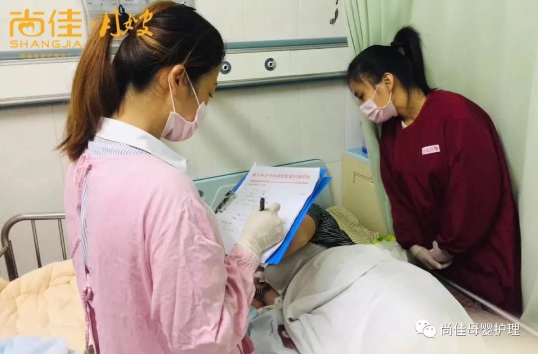 尚佳專業(yè)月嫂丨母乳丨你還認(rèn)為初乳很臟，要擠掉的嗎？
